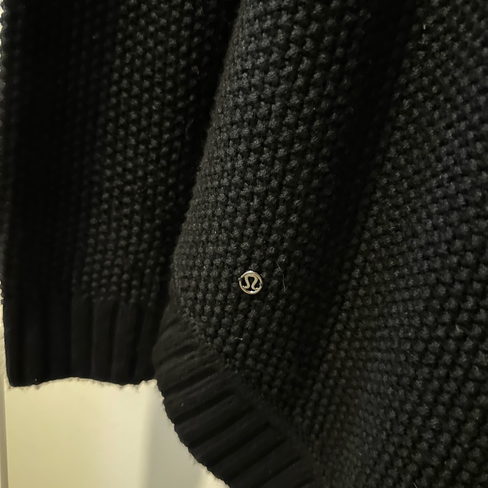Lululemon sweater